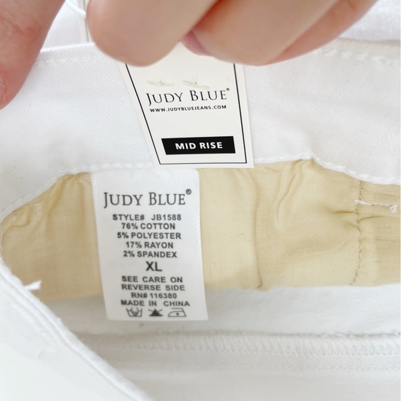 Judy Blue White Mid Rise Tummy Control Frayed Cuffed Denim Shorts XL JB1588 New - Picture 5 of 12